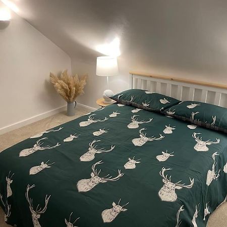 Stylish & Spacious 2 Storey, 3 Bed Apartment Gravesend Buitenkant foto