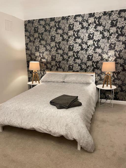 Stylish & Spacious 2 Storey, 3 Bed Apartment Gravesend Buitenkant foto