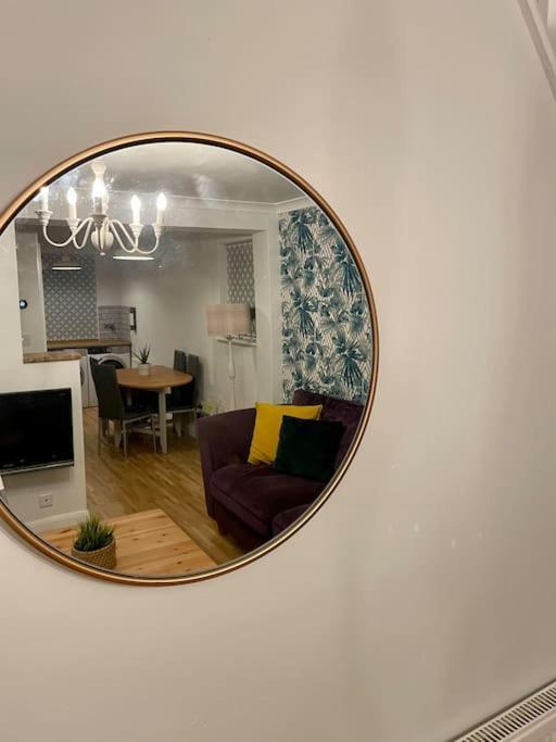 Stylish & Spacious 2 Storey, 3 Bed Apartment Gravesend Buitenkant foto